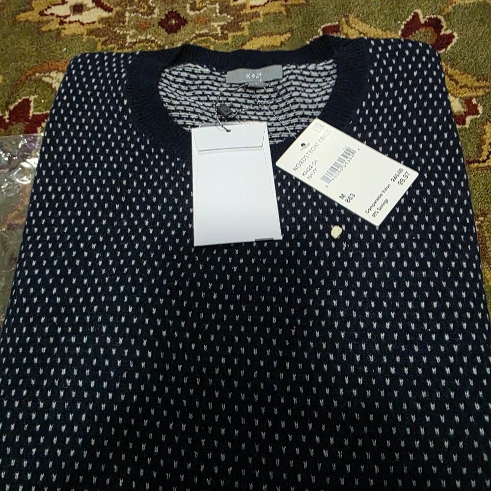 Nordstrom crewneck sweater medium nwt.